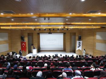 Üniversitemizde "Türkiye Yüzyılında Hemşireliğin Yüzyılı” Konulu Konferans Düzenlendi