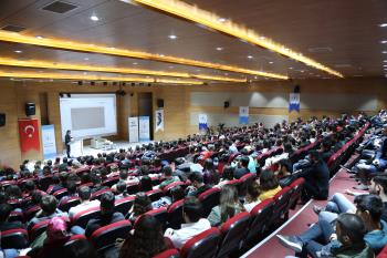 Üniversitemizde Lojistik Topluluğumuz Tarafından “Lojistik” Temalı Konferans Düzenlendi