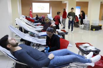 Türk Kızılayı’nın "Haydi Kan Bağışına" Çağrısı Kapsamında Üniversitemizde Kan Bağışı Standı Açıldı