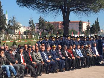 Üniversitemiz “18 Mart Şehitleri Anma Günü ve Çanakkale Zaferi” Dolayısıyla Bandırma Garnizon Şehitliği’nde Düzenlenen Resmi Törene Katıldı