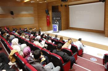 Üniversitemizde “Farklı Yönleriyle Filistin’de Yaşananlar” Temalı Konferans Düzenlendi
