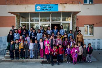 Üniversitemiz Öğrencilerinden Yenice İlkokulu’na Sosyal Sorumluluk Örneği