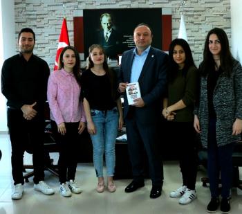 Rektörümüze Ahıska Türkü Öğrencilerden Ziyaret