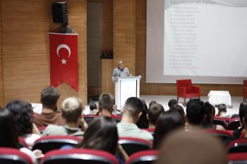 Üniversitemizde "Türkiye’de Sosyolojinin Konumu ve Sosyologların Kimliği" Konulu Konferans Düzenlendi