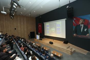 Üniversitemizde “Bir Askeri Stratejist ve Devlet Adamı Olarak Mareşal Gazi Mustafa Kemal Atatürk” Konulu Konferans Gerçekleştirildi