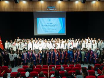 Fizyoterapi ve Rehabilitasyon Bölümümüzde Geleneksel Önlük Giyme Töreni Düzenlendi