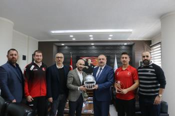 Türkiye Ragbi Federasyon Başkanı ve Bandırma Jets Amerikan Futbol Takımı’ndan Rektörümüze Ziyaret