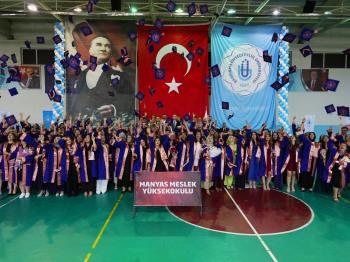 Manyas Meslek Yüksekokulumuzun Mezuniyet Töreni Gerçekleşti