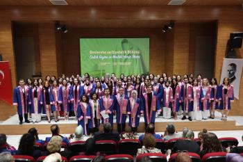Beslenme ve Diyetetik Bölümümüzde “Önlük Giyme ve Mesleki Yemin Töreni” Düzenlendi