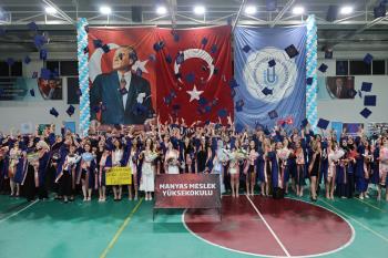 Manyas Yüksekokulumuzun Mezuniyet Töreni Gerçekleşti