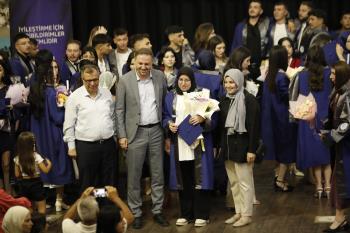 12 Yaşında Eğitimine Ara Verdi, 54 Yaşında BANÜ'den Mezun Oldu