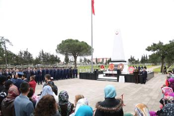 Bandırma'da 18 Mart Çanakkale Zaferi Töreni Düzenlendi